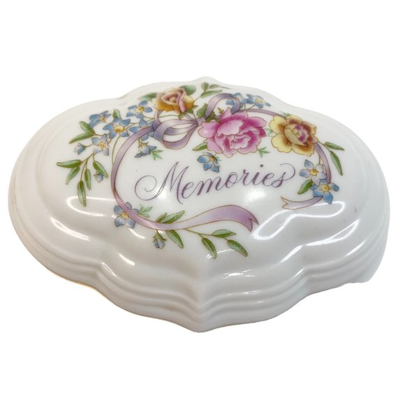 Vintage Avon Music Box Memories are for Sharing Trinket Jewelry Ring Coin 1983 - Picture 10 of 10